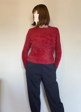 Женская тёплая красная  кофта из пушистой пряжи3 фото