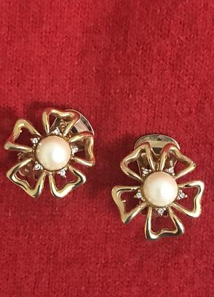 Нежные клипсы с кристаллами i жемчужиной позолота винтаж