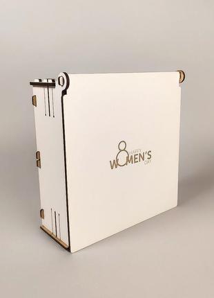 Коробка подарункова дерев'яна happy woman`s day 15x15x5 см (біла)