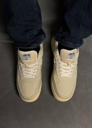 Мужские кроссовки stussy x nike air force 1 low fossil текстильные бежевые найк аир форс весенние осенние (b)8 фото