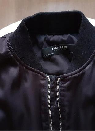 Чёрная женская   демисезонная куртка-бомбер  m5 фото