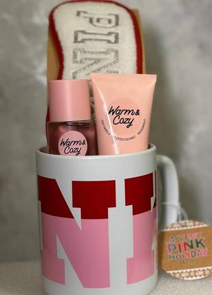 Подарочный набор pink victoria's secret чашка, парфюмированные спрей, лосьон для тела, маска для сна2 фото