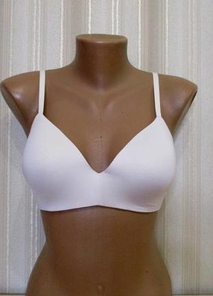 Бело молочный бюстгальтер пуш ап  без косточек
