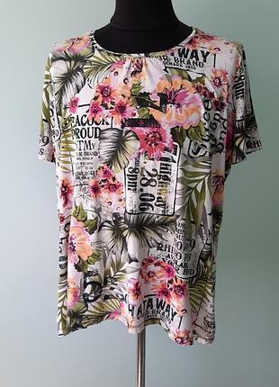 Футболка большого размера в цветочный принт от canda