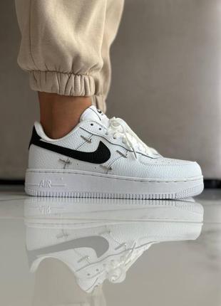 Женские кроссовки белые с черным в стиле nike air force 1 lx white black