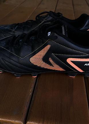 Футбольне взуття