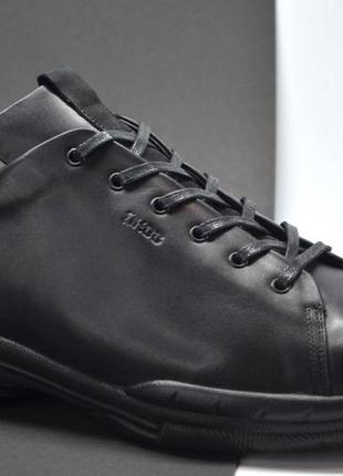 Мужские комфортные кожаные спортивные туфли великаны черные ikos 38881