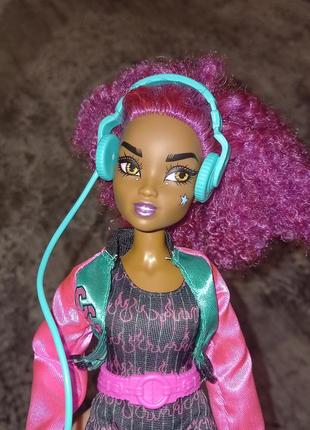 Оригинальная кукла mattel команда диких сердец кори круз wild hearts crew cori cruize doll with style accessories3 фото