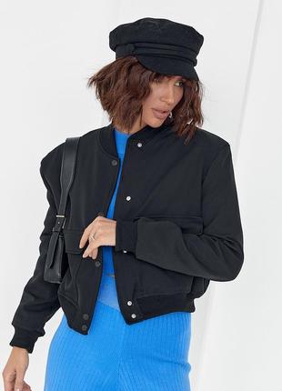 Женская куртка-бомбер с накладными карманами4 фото