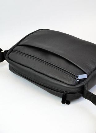 Стильна чоловіча сумка-месенджер з натуральної шкіри флотар, чорного кольору8 фото