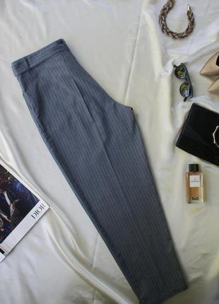 Актуальні базові сірі завужені штани в смужку5 фото