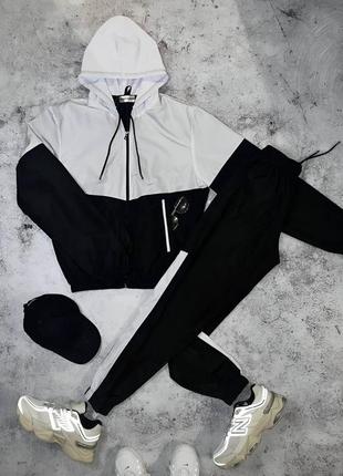 Костюм із плащівки