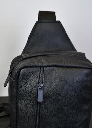 Сумка чоловіча - шкіряна, нагрудна сумка слінг шкіряна чорна на 3 кишені3 фото