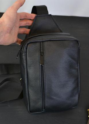 Сумка чоловіча - шкіряна, нагрудна сумка слінг шкіряна чорна на 3 кишені6 фото