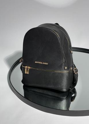 Молодіжний рюкзак в чорному кольорі michael kors  класична модель корс8 фото