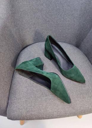 Темно зелені замшеві класичні туфлі човники2 фото