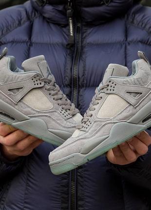 Air jordan retro 4 x kaws grey