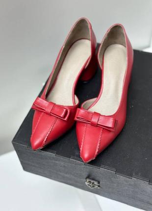 Класичні червоні шкіряні туфлі човники з бантиком5 фото