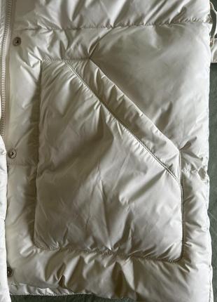 Пухова зимова куртка молочного кольору7 фото