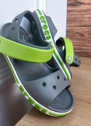Дитячі сандалі crocs bayaband sandal kids charcoal сірі хіт продажів