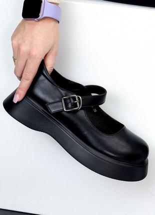 Модельные черные туфли на шлейке низкий ход круглый носик современный дизайн 20341