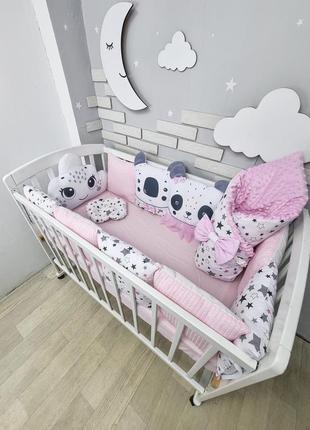 Комплект постільної білизни з ковдрою та бортиками-іграшками на 4 боки ліжечка 120х60см- рожевий4 фото