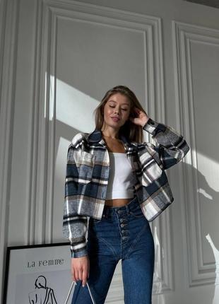 Женская рубашка в клеточку