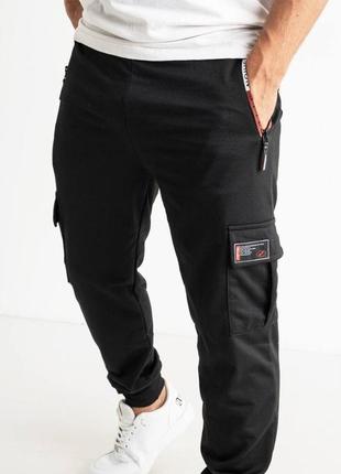 Чоловічі спортивні штани з накладними кишенями5 фото