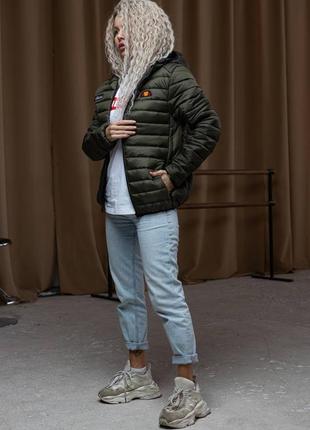 Куртка женская демисезонная ellesse стеганая хаки с капюшоном легкая стеганная курточка осень-весна