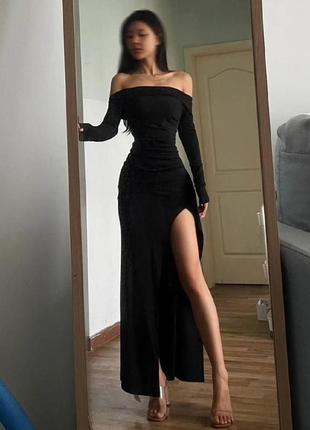 Бездоганна сукня максі з розрізом та відкритими плечима чорна стильна вечірня