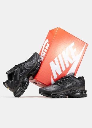 Мужские кроссовки nike air max tn plus black черного цвета