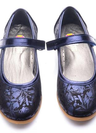 Шкіряні туфлі для дівчинки з квітковою гравіюванням туреччина rn1087395 фото