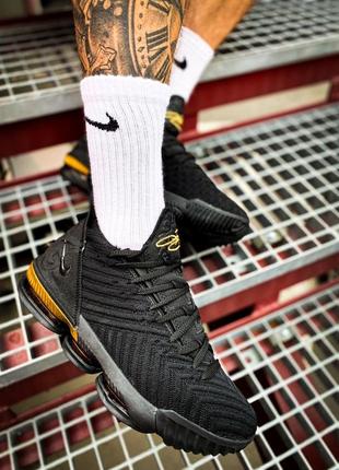 Nike lebron 16 "i'm king black/metallic gold 🆕 чоловічі кросівки найк 🆕 чорні/золоті6 фото