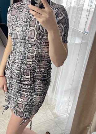 Сукня в рубчик