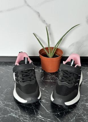 Кроссовки легкие для занятий спортом3 фото