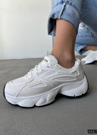 Білі шкіряні силіконові кросівки на товстій грубій масивній підошві платформі з сіткою в сітку10 фото