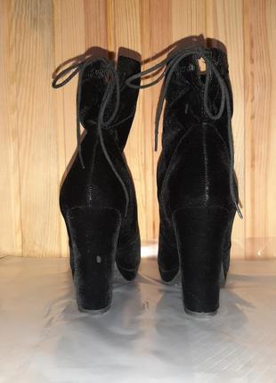 Чёрные бархатные деми ботиночки на каблуке сзади на шнурочках9 фото