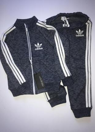 Теплий спортивний костюм adidas розмір 122