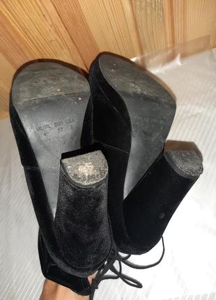 Чёрные бархатные деми ботиночки на каблуке сзади на шнурочках10 фото