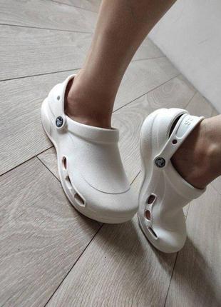 Крокс спеціаліст жіночі білі crocs specialist work clogs - white