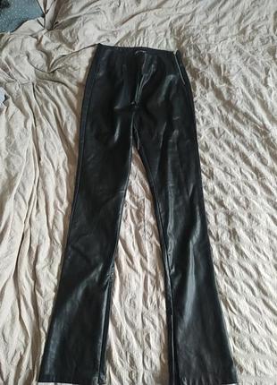 Кожаные (заменимый) брюки, zara, размер l1 фото