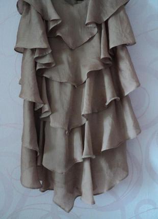 Короткое коктейльное платье с оборками5 фото