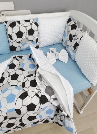 Комплект постельного  с одеялом-конвертом и бортиками на 3 стороны кроватки 120х60см-футбольные мячи2 фото