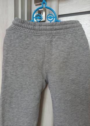 Демисезонные серые осенние весенние теплые утепленные спортивные штаны на флисе next некст 5 лет 1105 фото