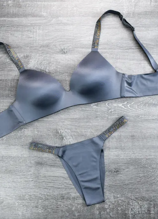 Бесшовный комплект нижнего белья из атласа victoria's secret10 фото