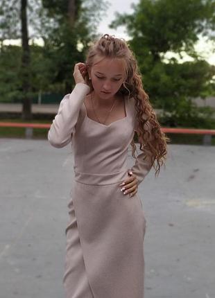Классическое платье с вырезом♥︎