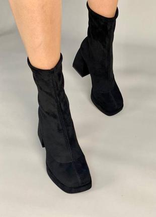 Ботинки на каблуке женские из велюра и стрейча черн