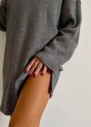 Жіноча стильна якісна трендова сіра мʼякенький вільний  светри-туніка з горлом2 фото