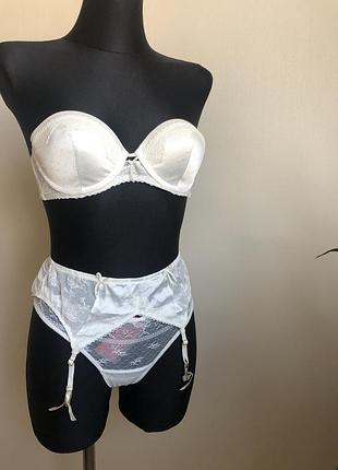 Шикарный свадебный комплект triumph p.34b/s