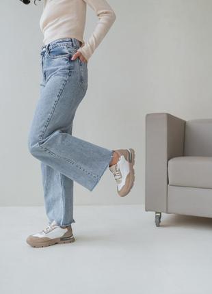 Светлые женские кожаные кроссовки с замшевыми вставками1 фото